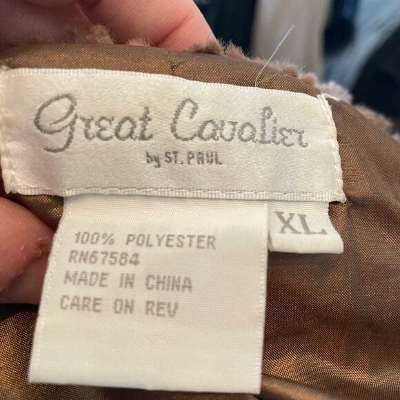 Rare find! VTG Great Cavalier St. Paul faux fur coat lined w/ pockets - Picture 8 of 10